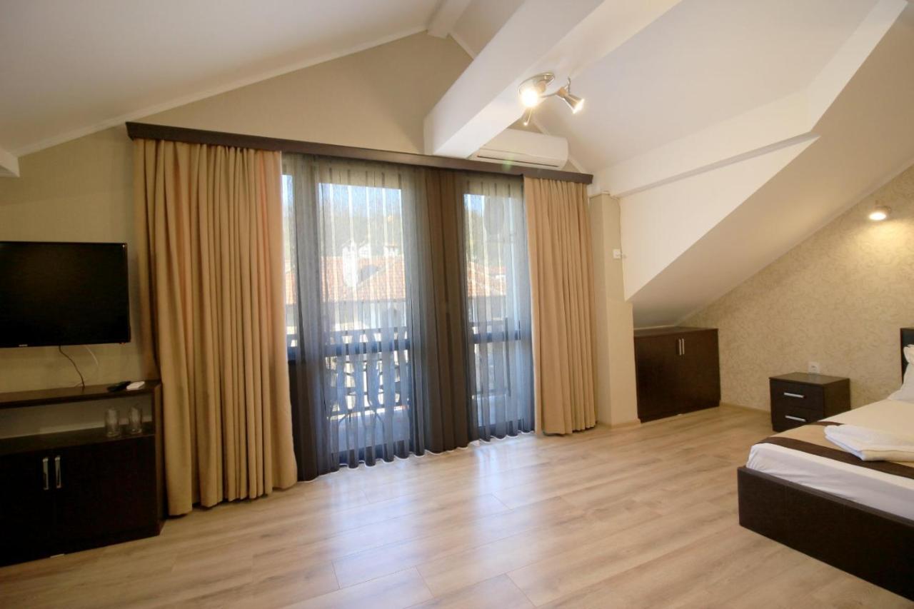Къща За Гости Тони Slatograd Exterior foto